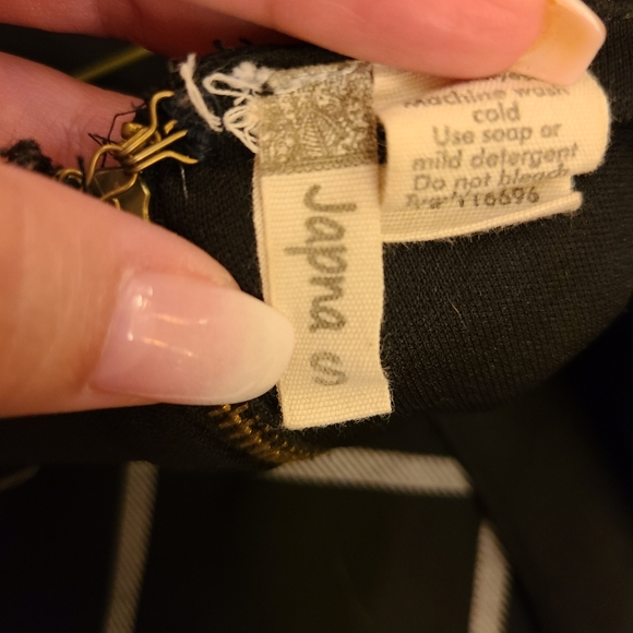 Black and white dress - Picture 3 of 4